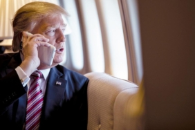 Trump casuslarla dans ediyor! Kullandığı telefon açıklandı